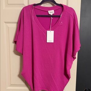 ANDREE BY UNIT Magenta V-Neck Short Sleeve Top